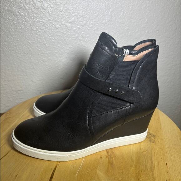 Linea Paola Freshton Women's Wedge Heel Side Zip Sneaker Boot size 8.5 - Picture 2 of 9